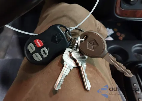 2000 Chrysler Sebring Jxi from USA, damaged, VIN 3C3EL55H1YT285786